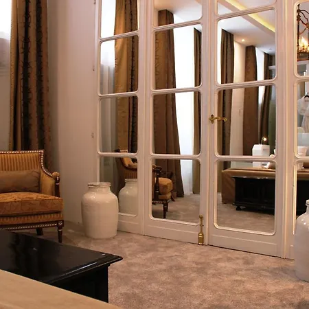 فندق مبيت وإفطار Et D'hotes De La Porte D'arras 4*