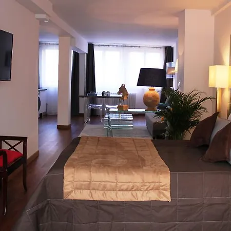 לינה וארוחת בוקר Et D'hotes De La Porte D'arras 4*