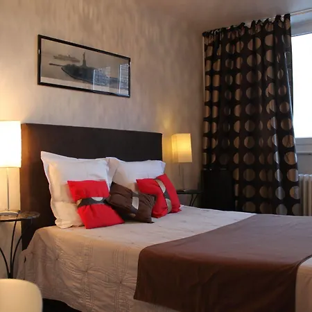 לינה וארוחת בוקר Et D'hotes De La Porte D'arras 4*