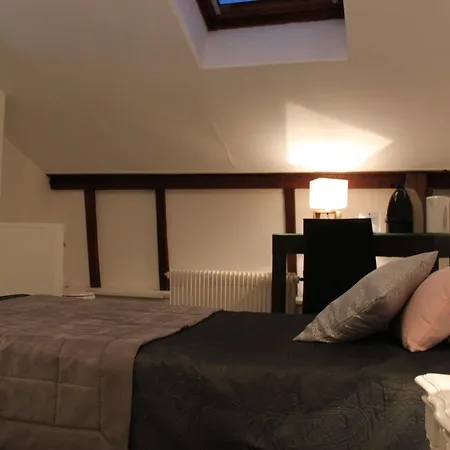 فندق مبيت وإفطار Et D'hotes De La Porte D'arras 4*