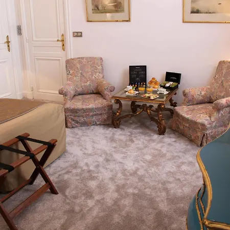 فندق مبيت وإفطار Et D'hotes De La Porte D'arras 4*