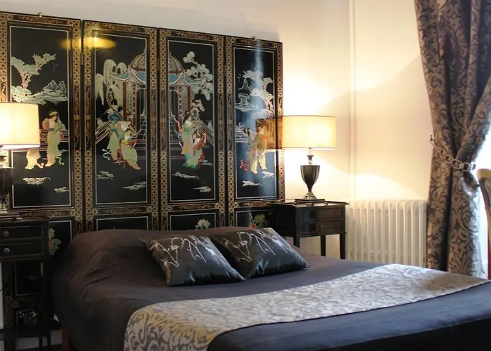 Résidence Et D'hôtes De La Porte D'arras Bed & Breakfast 4*