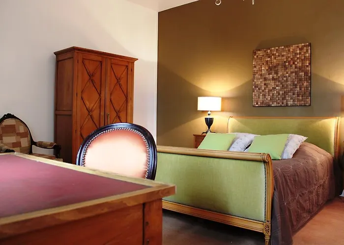 Bed & Breakfast Résidence Et D'hôtes De La Porte D'arras