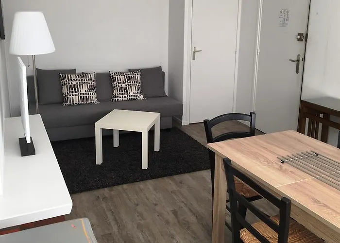 Résidence Et D'hôtes De La Porte D'arras Bed & Breakfast 4*