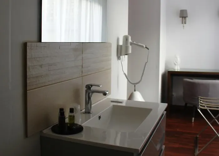 Bed & Breakfast Résidence Et D'hôtes De La Porte D'arras 4*