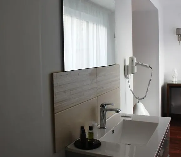 Bed & Breakfast Résidence Et D'hôtes De La Porte D'arras 4*