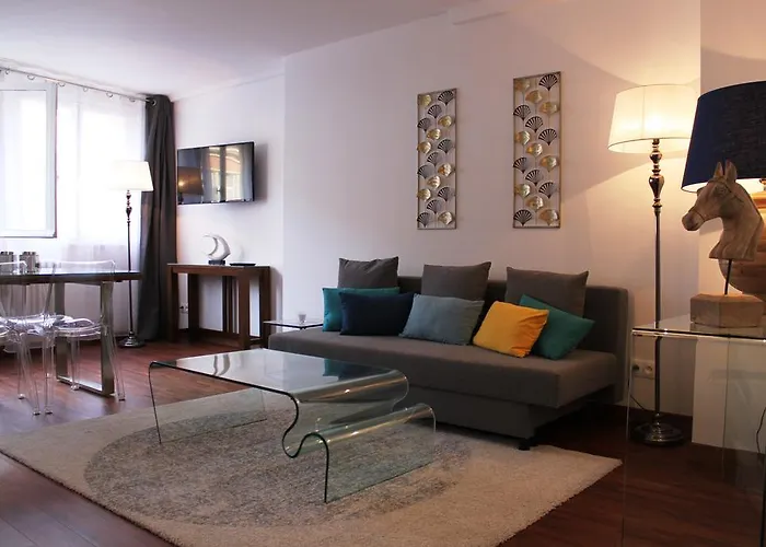 Résidence Et D'hôtes De La Porte D'arras 4*