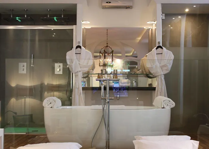 Résidence Et D'hôtes De La Porte D'arras 4*