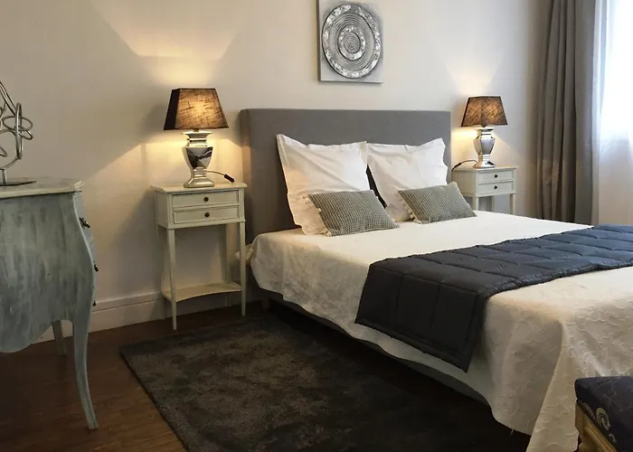 Résidence Et D'hôtes De La Porte D'arras Bed & Breakfast