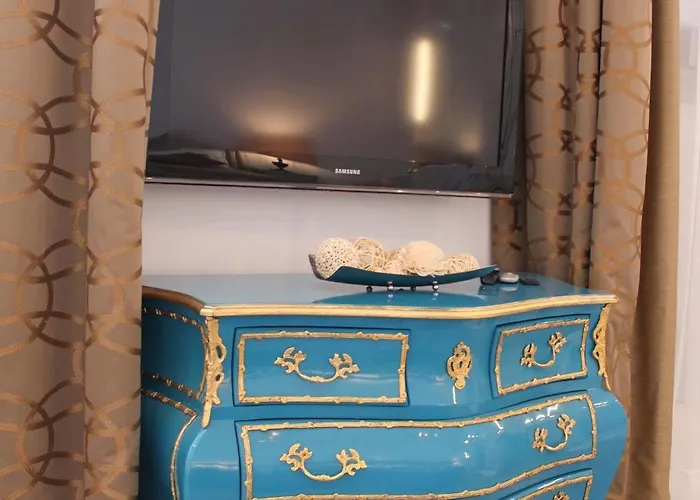 Bed & Breakfast Résidence Et D'hôtes De La Porte D'arras 4*